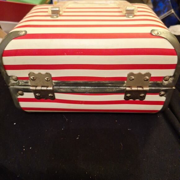 Vintage 1960s Mod Hip 8x5x5" Storage Doll Keepsake Case Overnight Travel Box - Picture 3 of 5
